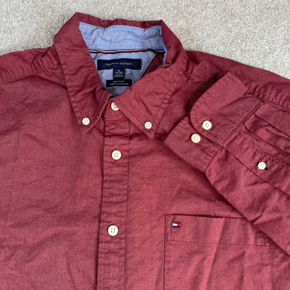 Tommy Hilfiger Mens XL Custom Fit Button Down Shirt Dark Red Cotton Stretch